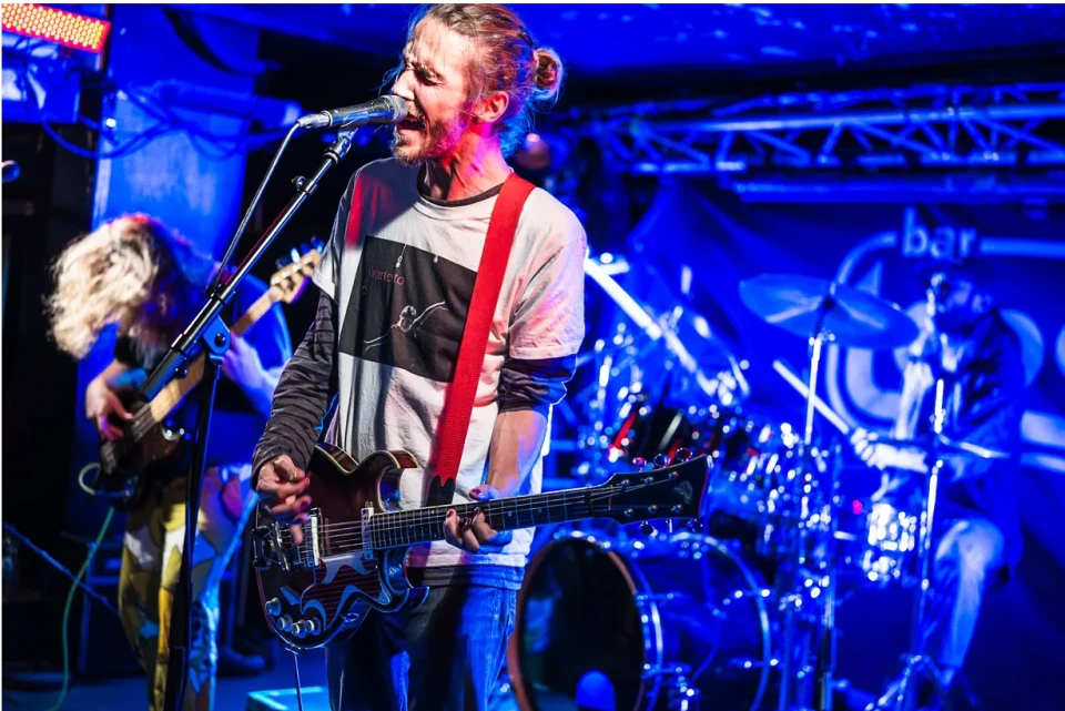 25 11 01 Orphan Waves