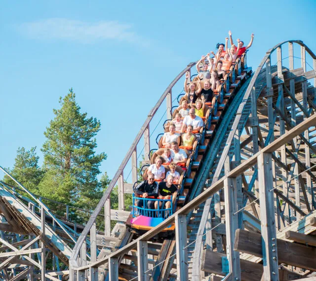 Huviseikkailija vuoristoradat 640x570