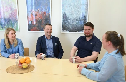 Kaffe med stadsdirektoren Kaupunginjohtajakahvit