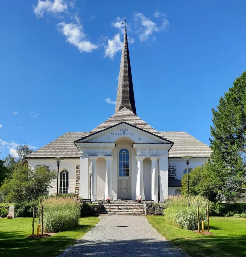 Pedersore kyrka sommar2021 2