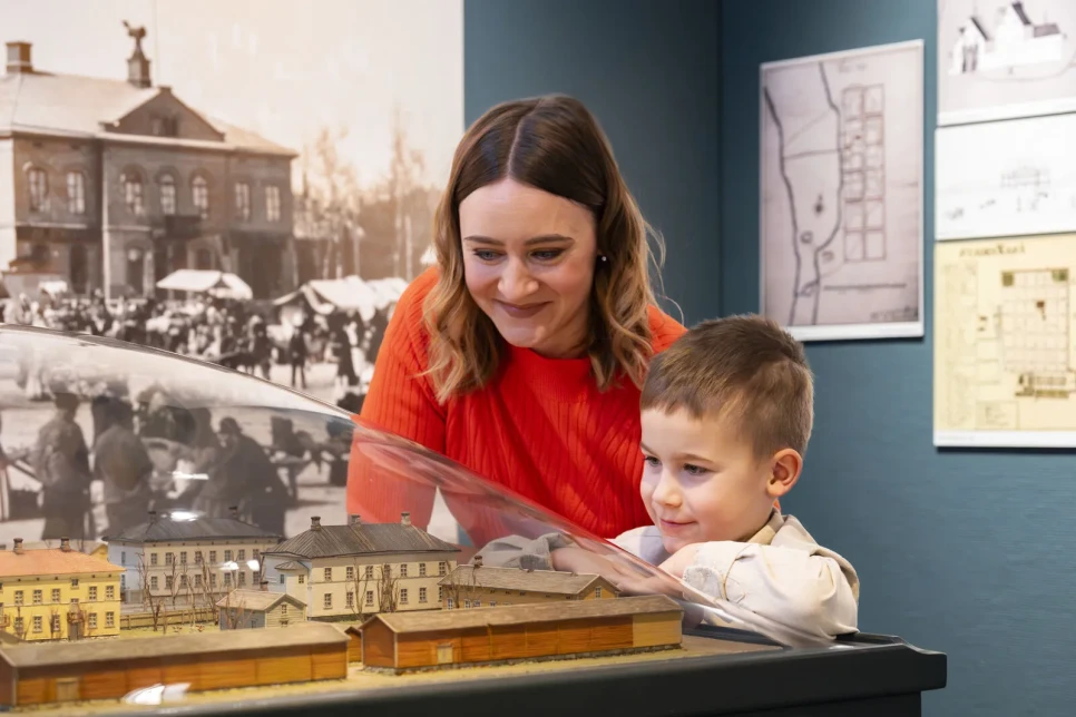 museo0224 RL paino 44 medium v2