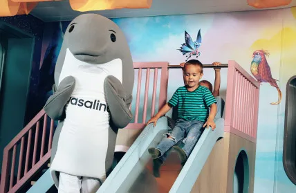 wenni with children play area